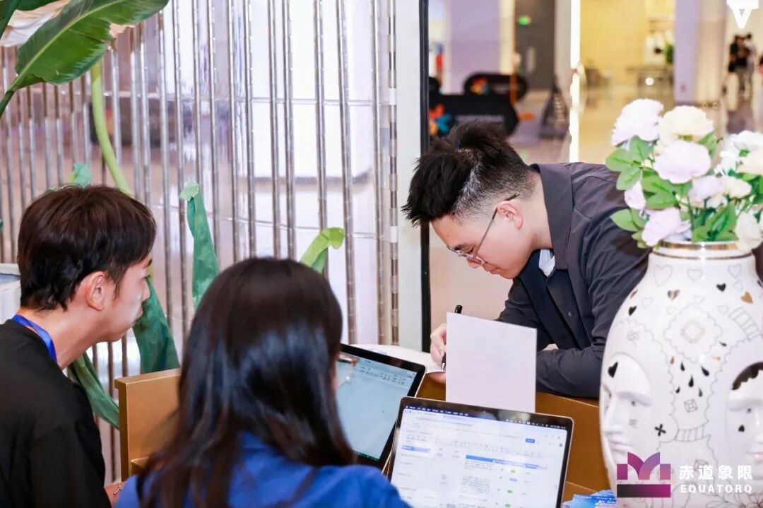 谱乐AI登台AI全球未来峰会 当内容生产暴增，真正稀缺的是什么